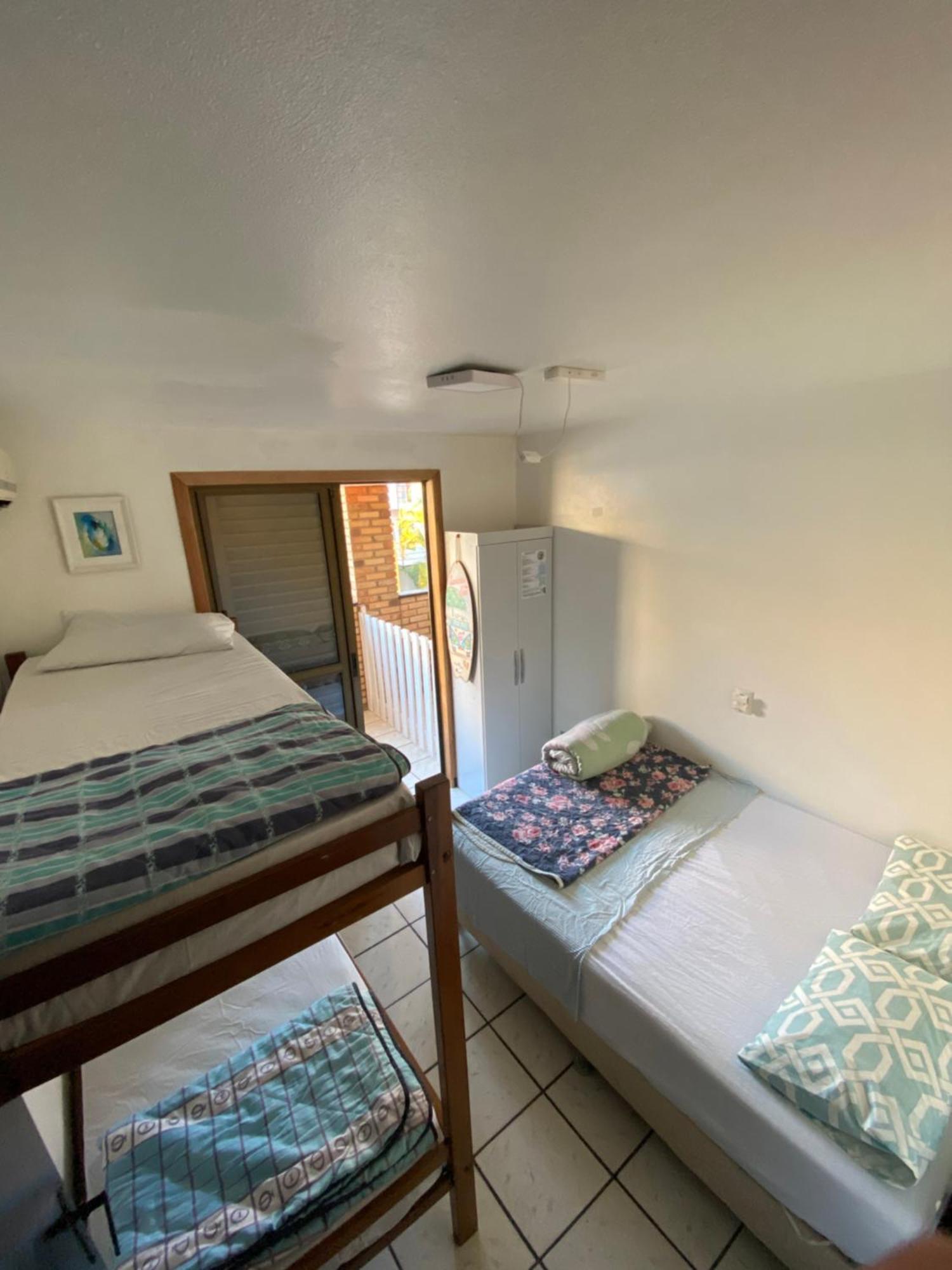 Quatro Ilhas Beach Hostel บอมบินญัส ภายนอก รูปภาพ