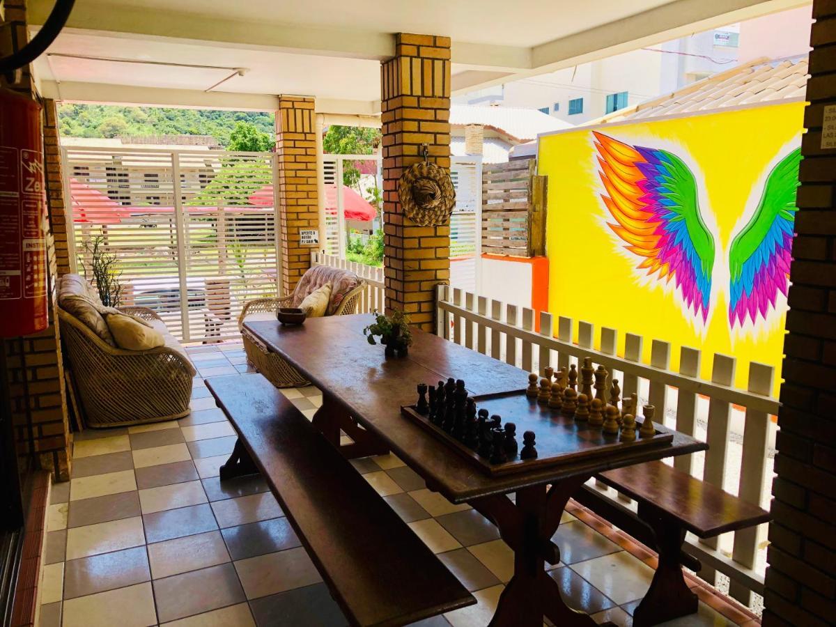 Quatro Ilhas Beach Hostel บอมบินญัส ภายนอก รูปภาพ